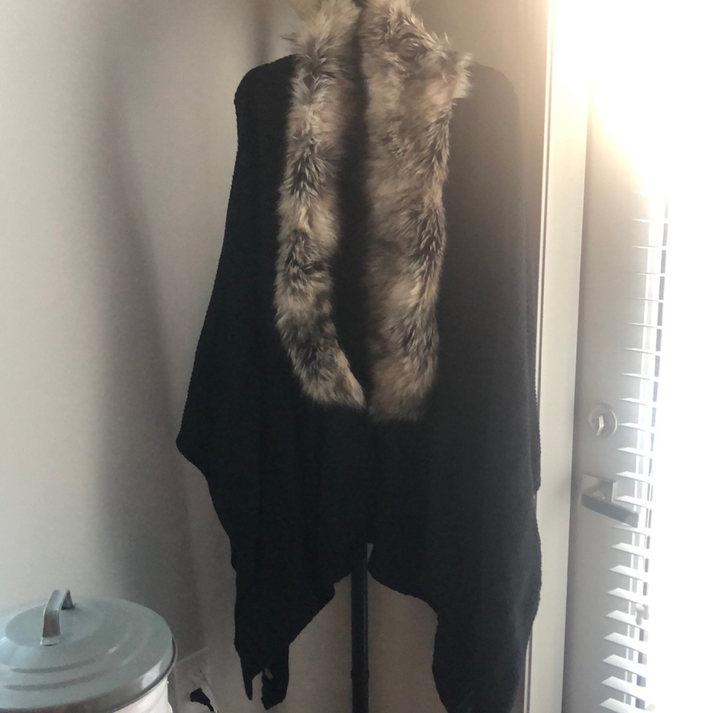 Black fur trim cape